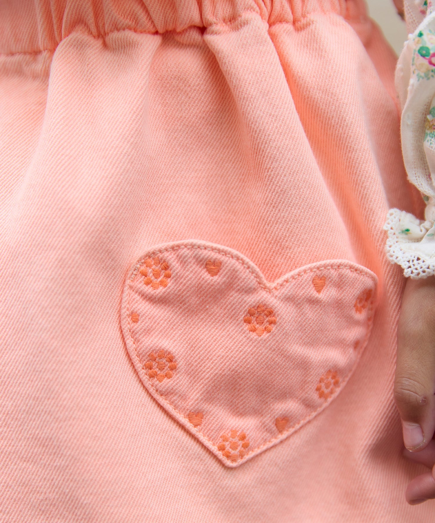 1ubI_GiyYZThToTzYZBvbwsrNNnc1W85A