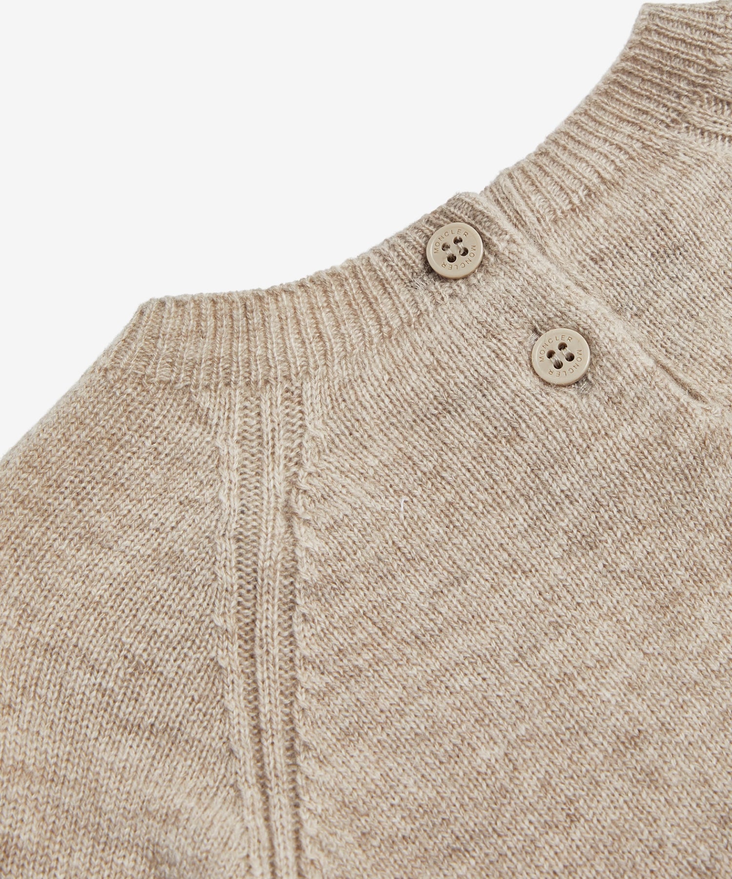 1DwY9Zw0Al8Fq4GwH3_tyxwgoPTwy1zoc