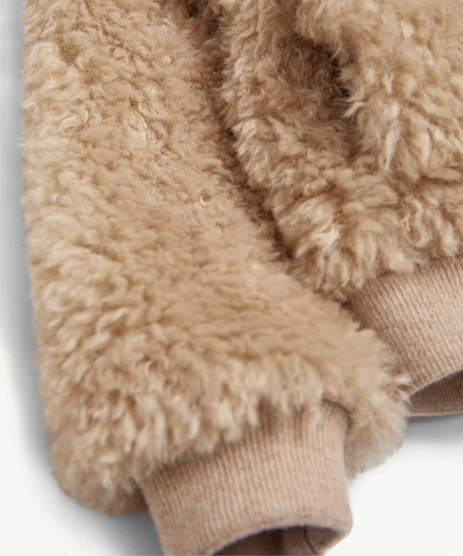 189cPnsqw2yPaeOWEoBI12cD35IEy2Rrg