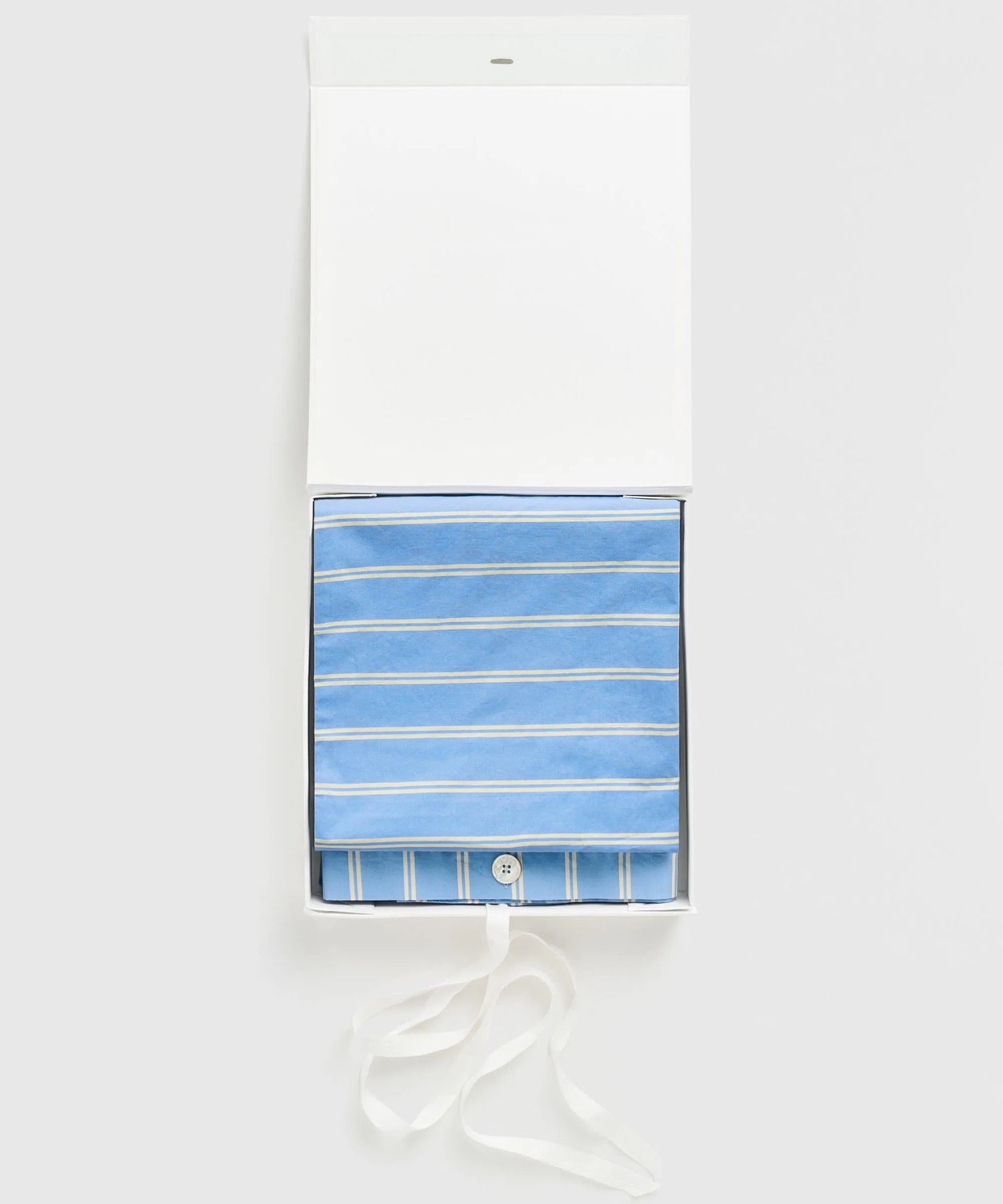 1Un1ErnberRlSNq6_kTc3OOi_NEUUWBiz