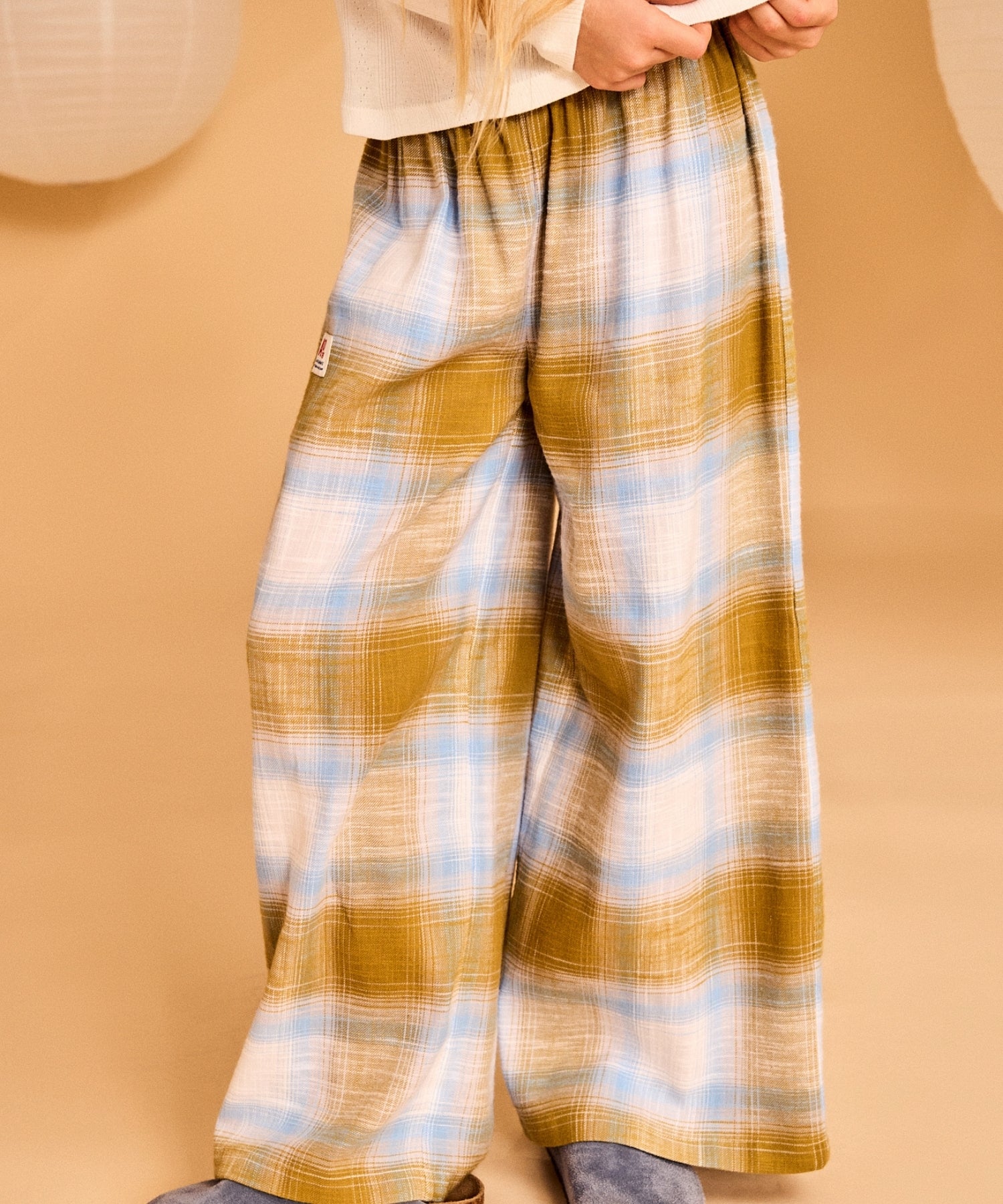 1mAg8QjsHmaJG-3xOutMThlgP71F3Hqx5