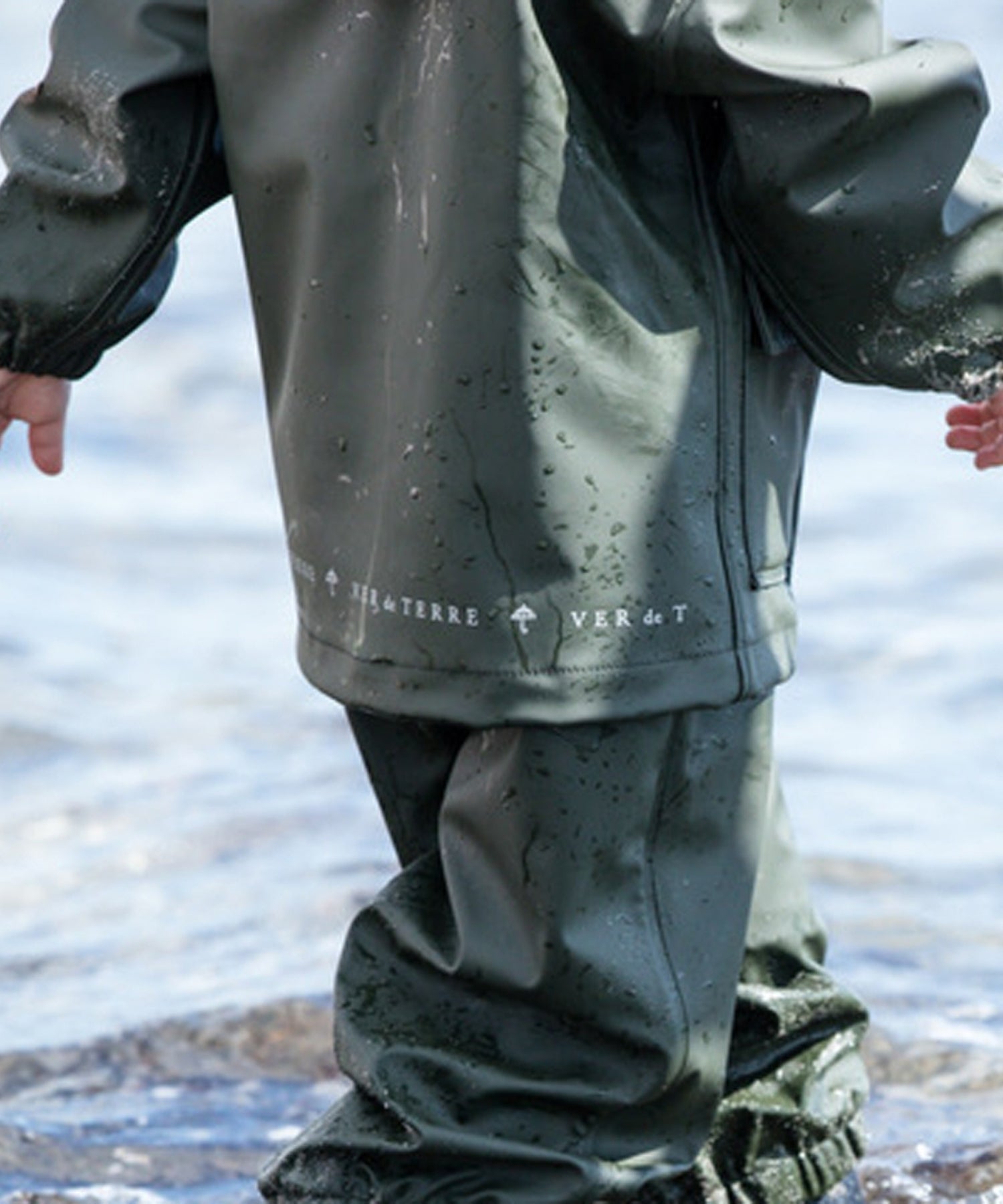 17K-EP9xQX7g5_lg_ze44Mz1nd2xSML2X