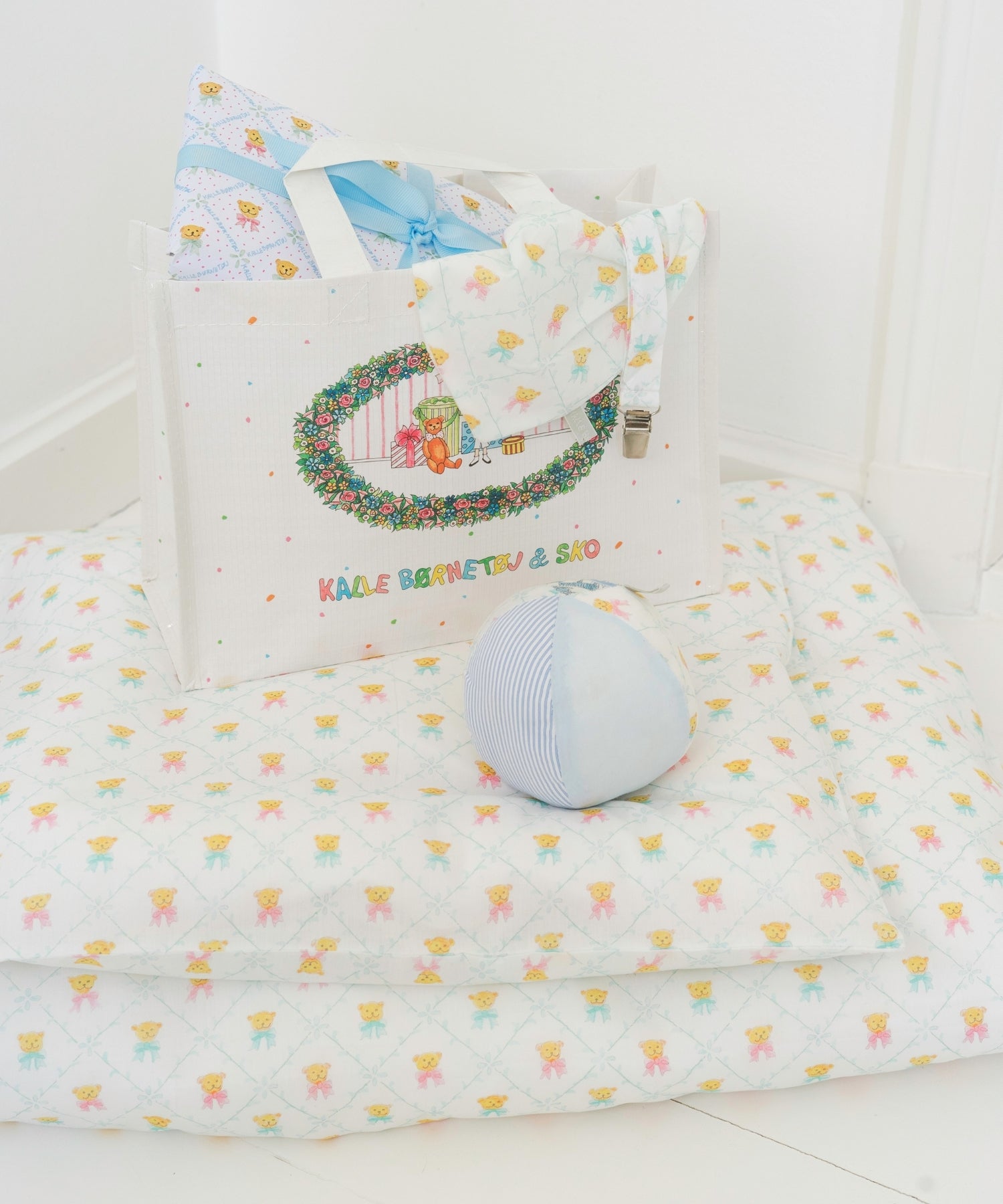 19rduMAKJRzoCONj_oYqebmCQ2PkhDM3H