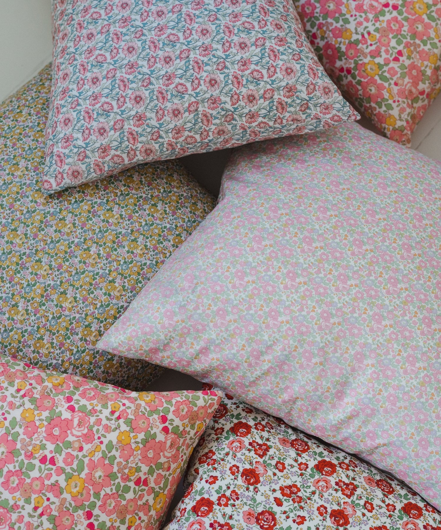 1d0QzQjCAyLCr1rIs93q_9q9Iyh0dUi5i