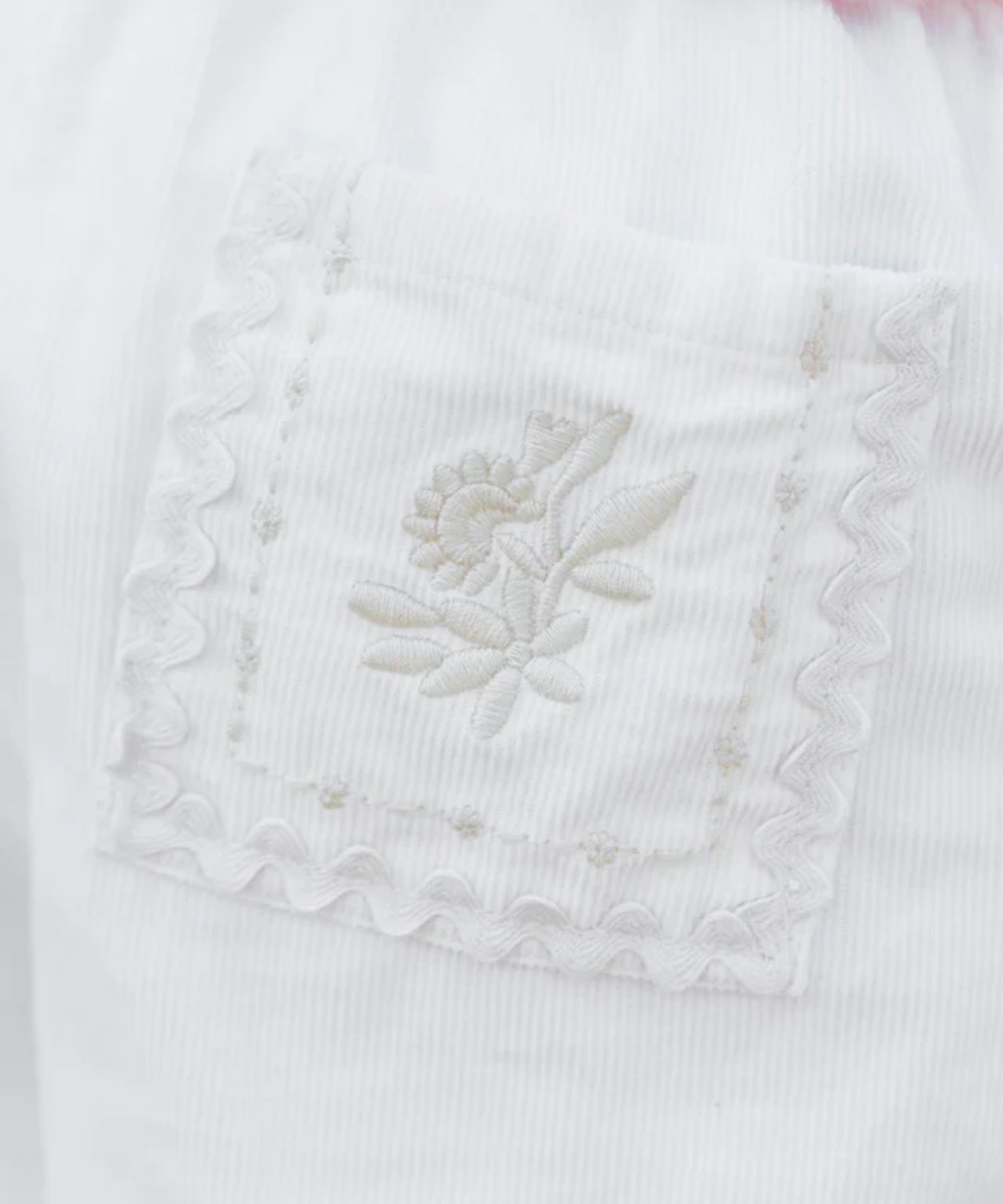 1kv_B3hp6ylBsfxAypmas1blix4kJt-_r